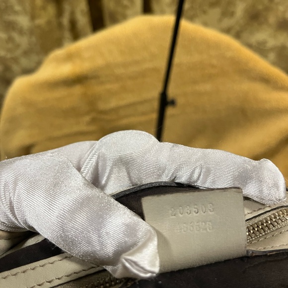 Authentic Gucci hobo bag in great condition. - Picture 10 of 11